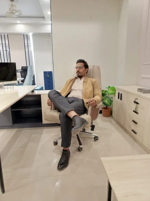 Anas Usman, Chief of Studio